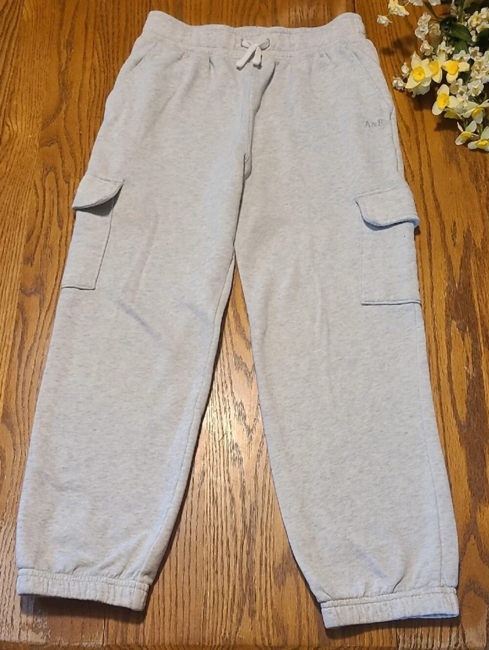 Abercrombie Kids Light Gray Sweat Cargo Joggers - Size 11/12